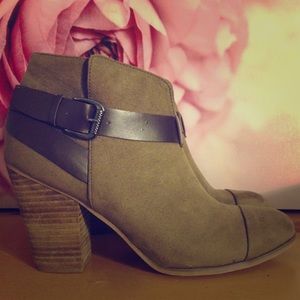 Carlos Ankle booties